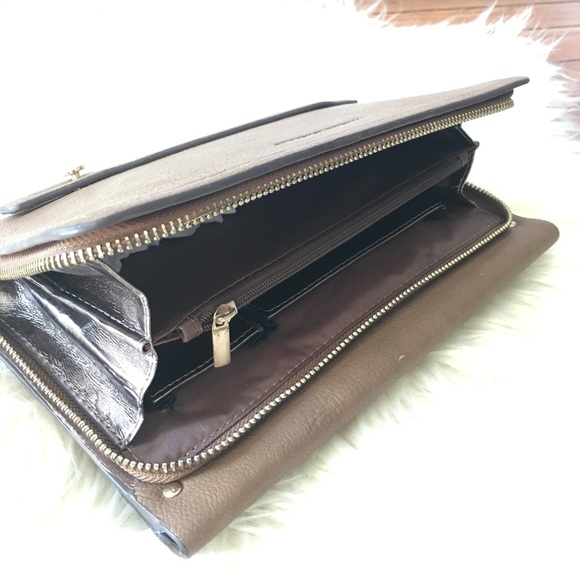 Melie Bianco VEGAN Leather Clutch! - Picture 4 of 4